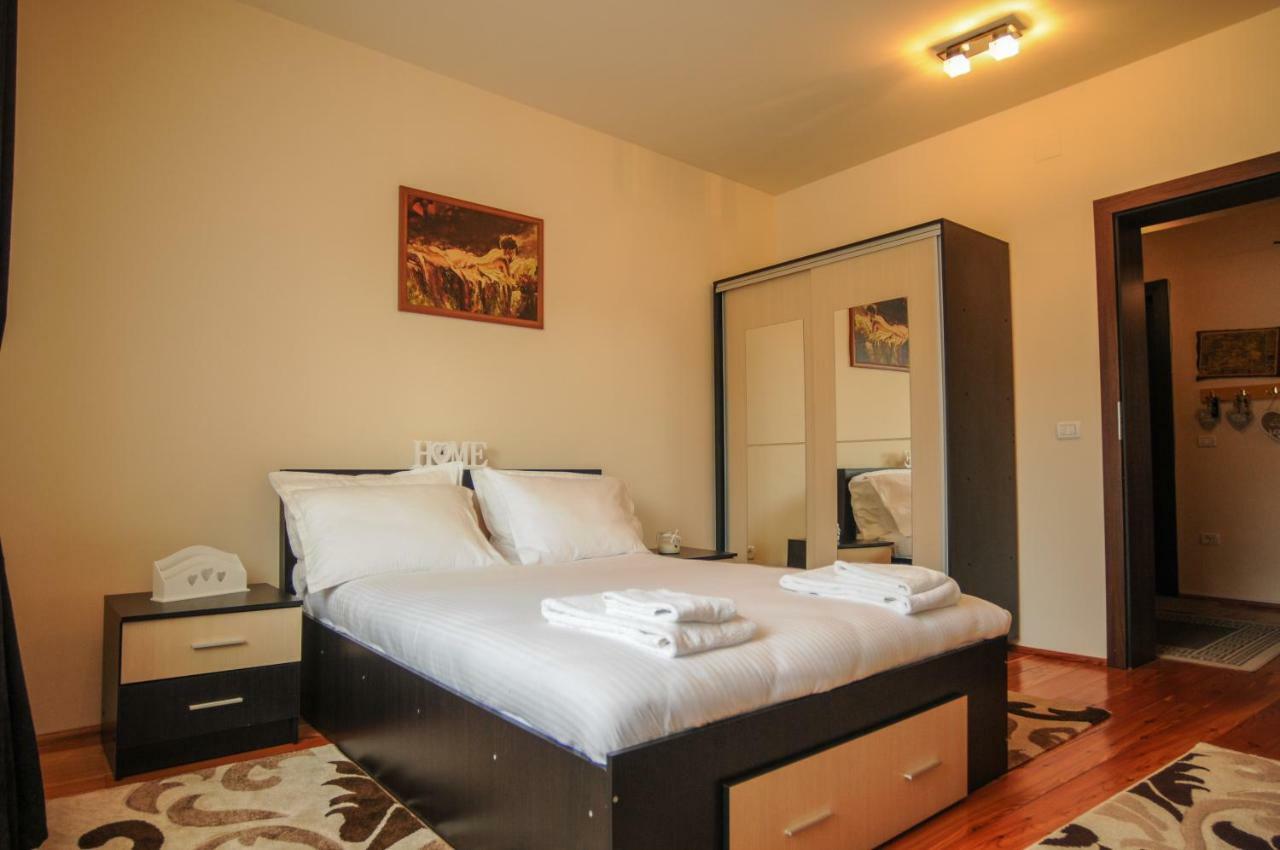 Casa Di Luca Apartment บราชอฟ ภายนอก รูปภาพ